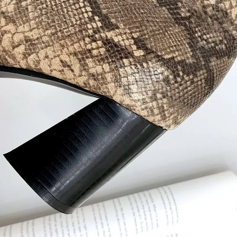 Женские ботильоны со змеиным принтом Taoffen зимние теплые полусапожки размеров 32 48