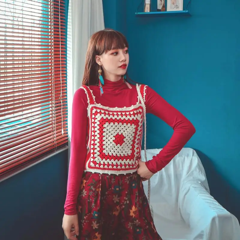 

To film the original pure manual hook flower national wind color matching condole knitting wool vest three color