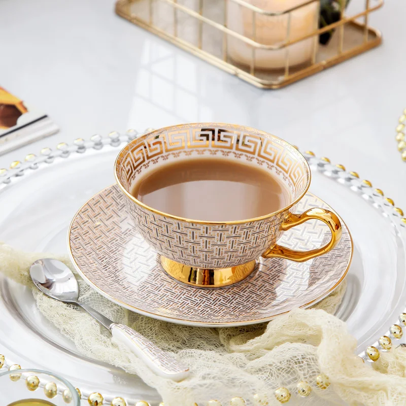 

European Coffee Cup and Saucer Set Bone China Black Gold Luxury Breakfast Coffee Mug with Spoon Tazas Originales Ceramic Mug