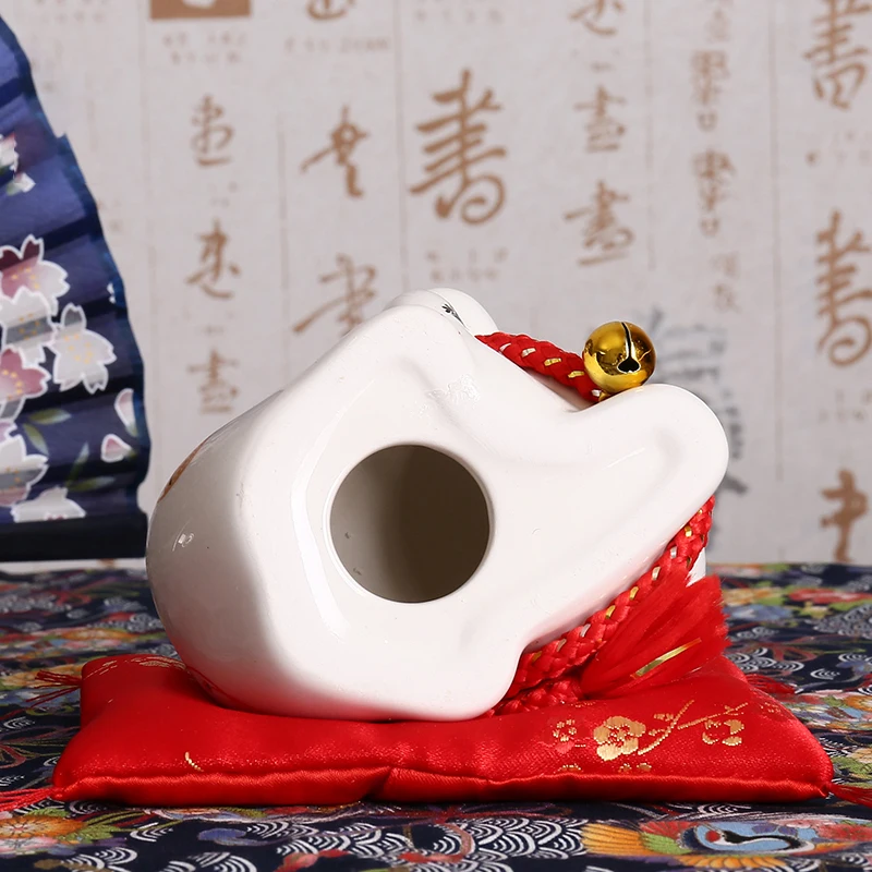 

1pc Japanese Style Maneki Neko Ceramic Lucky Cat Ornament Cartoon Margay Long Tail Cat Statue Home Decorative Figurine