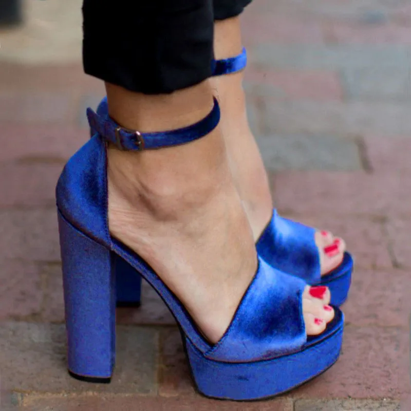 Женские туфли-лодочки на высокой массивной платформе ремешки щиколотке