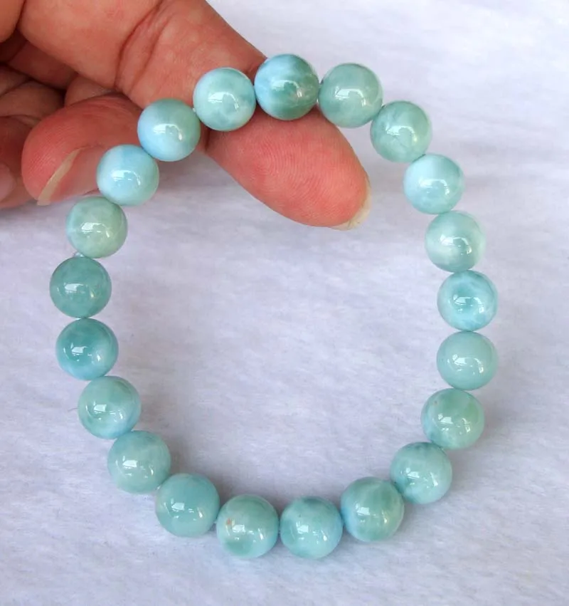 Браслет женский из натуральных бусин шириной 9 мм |