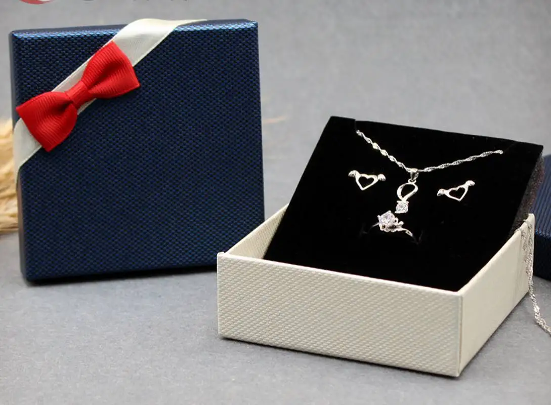 

Amxiu Custom Baby Feet With Zircons Stainless Steel Engrave Names Choker Necklace Jewelry For Women Mother Birthday Gifts