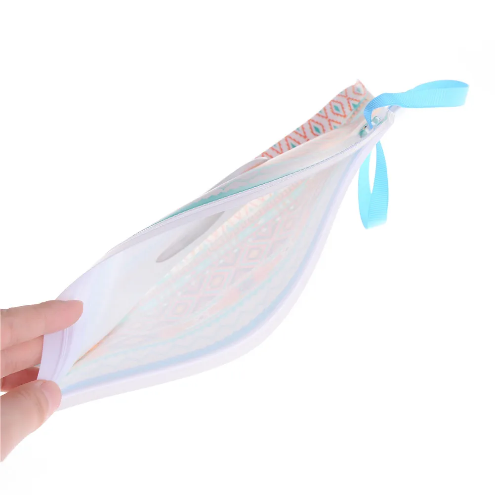 

Eco-friendly Wet Wipes Bag Easy-carry Snap-strap Wipes Container Clamshell Cosmetic Pouch Clutch and Clean Wipes Carrying Case