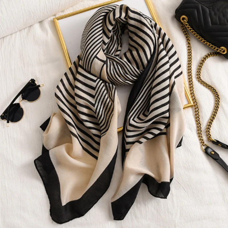 

2020 new design brand spring women scarf fashion plaid print cotton hijabs scarves for ladies shawls and wraps pashmina stoles
