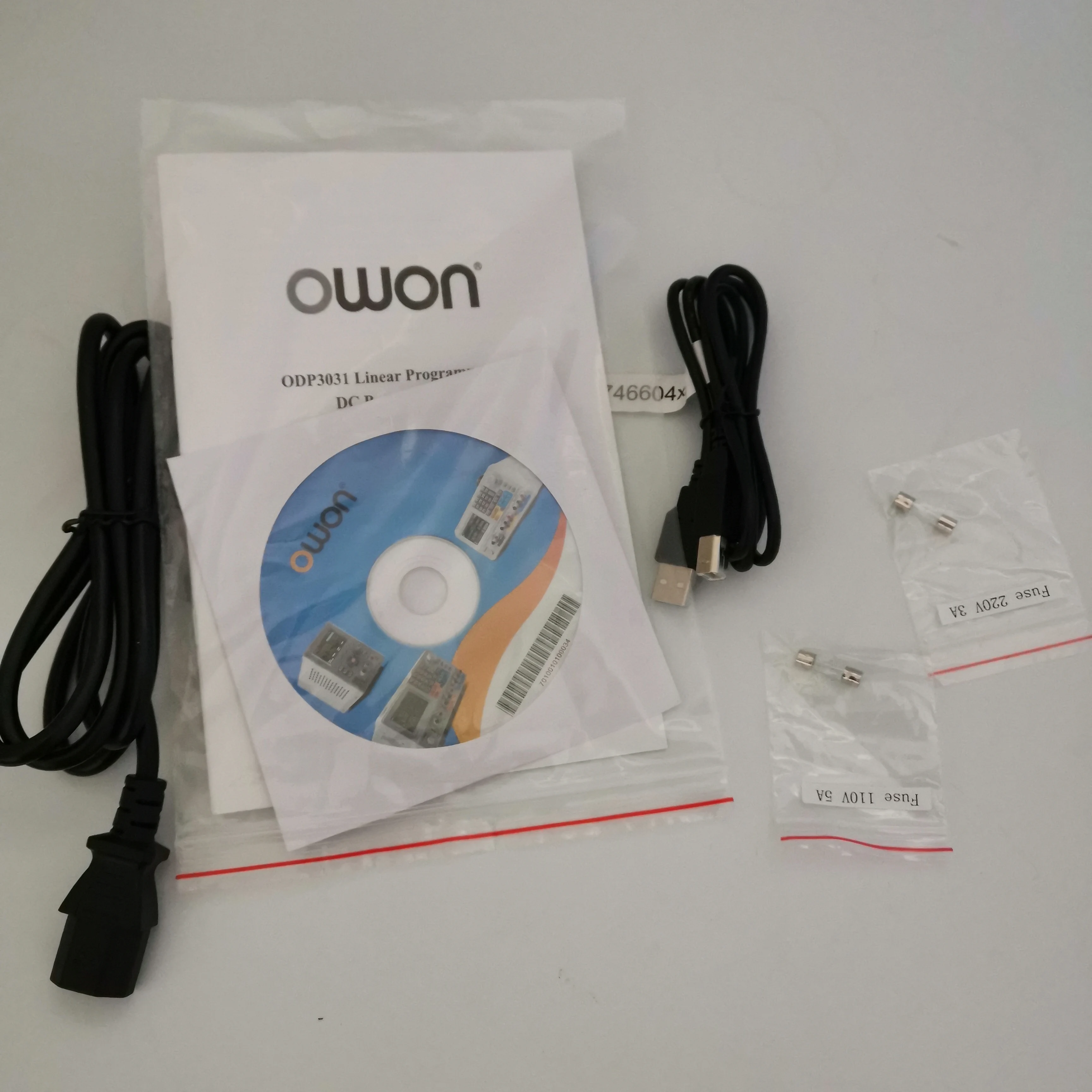 OWON ODP3031 105W Программируемый лабораторный источник питания 30В 3A 1mV 1mA Разрешение 1-CH Выход, с выходом 5 V/3,3 V фиксированный источник питания постоянного тока