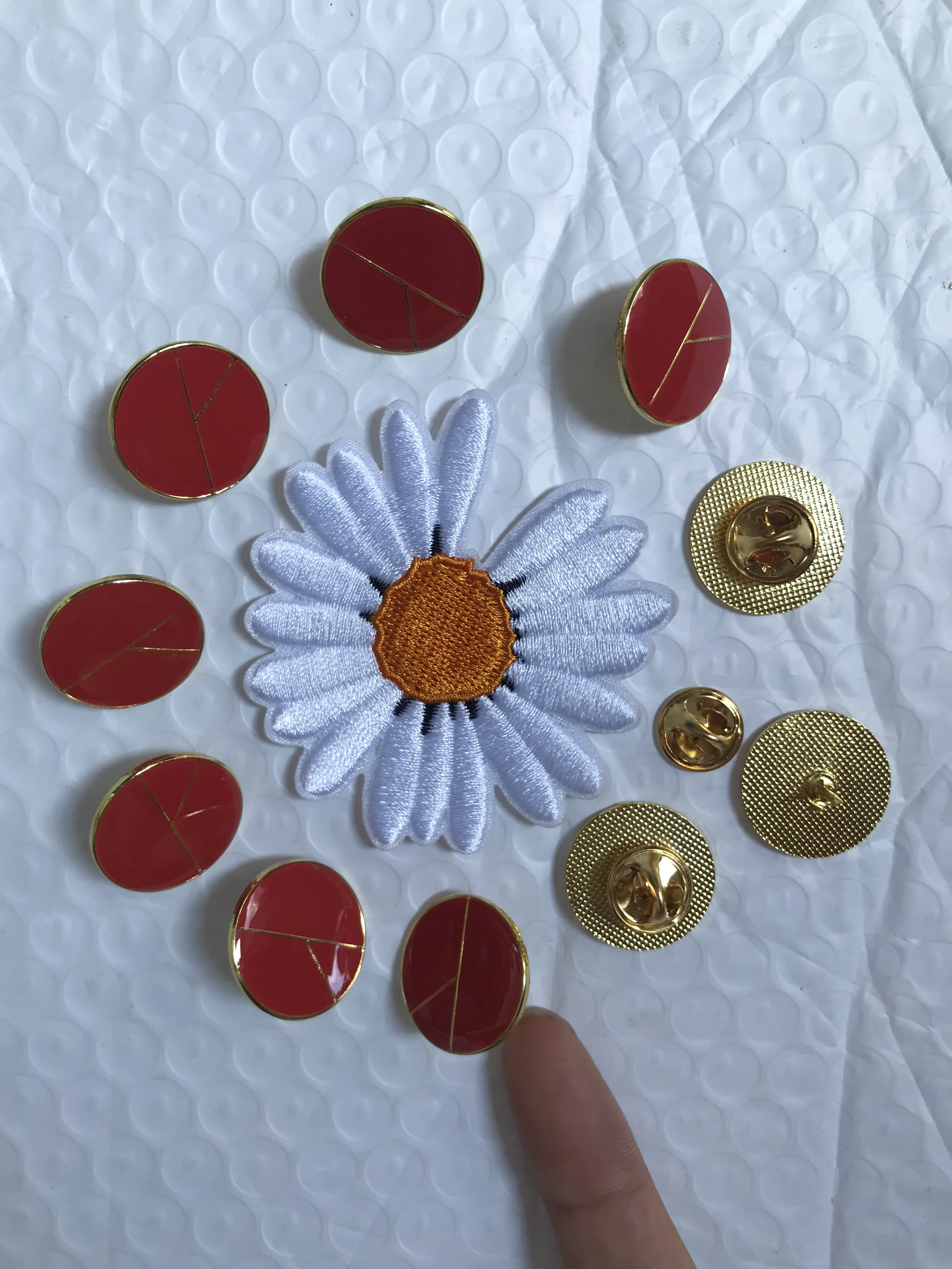 Любовь и мир железа на нашивках нашивка сумку вышитая швейная аппликация вышивка