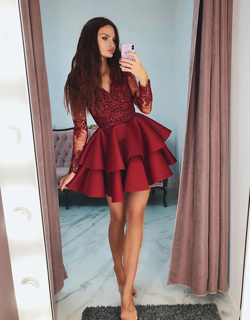 Очаровательные красные платья для встречи выпускников с V образным вырезом