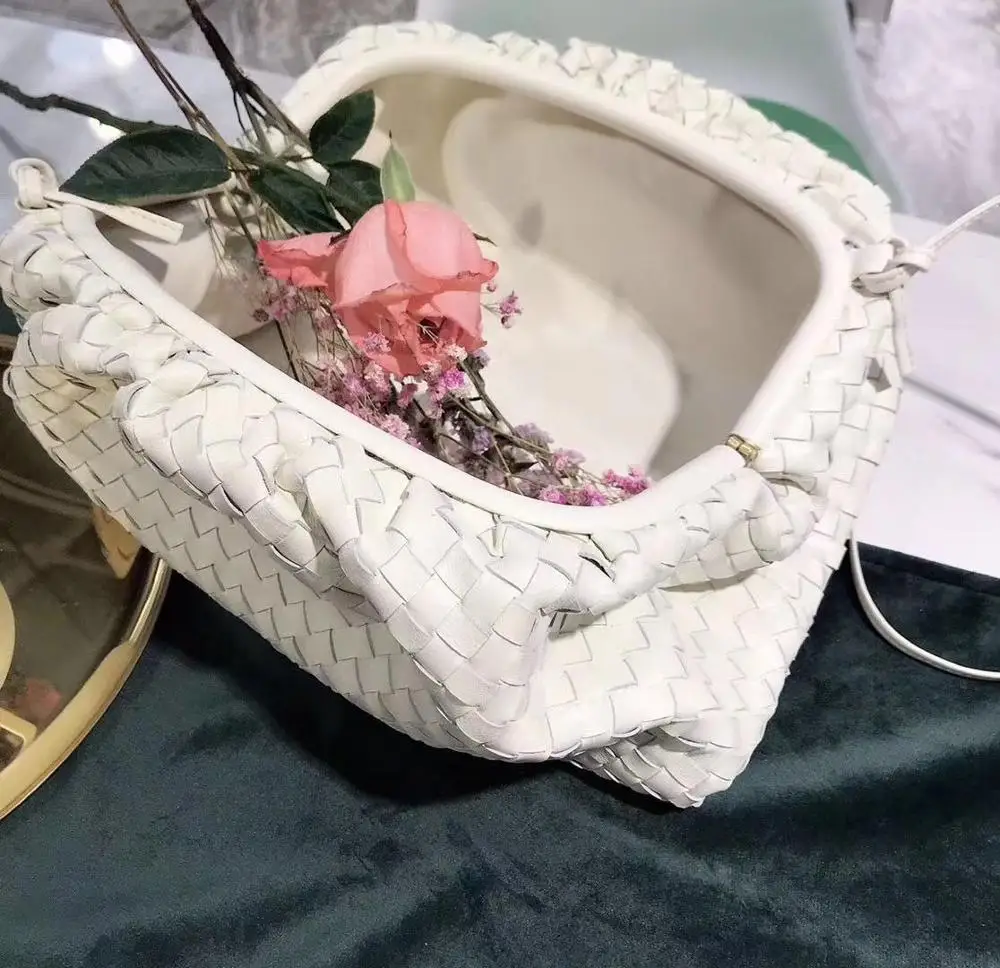 Woven Pouch Bag Clutch Fashion Top Designer High Quality Handbag Weave Leather Genuine Pairs Show clutch |