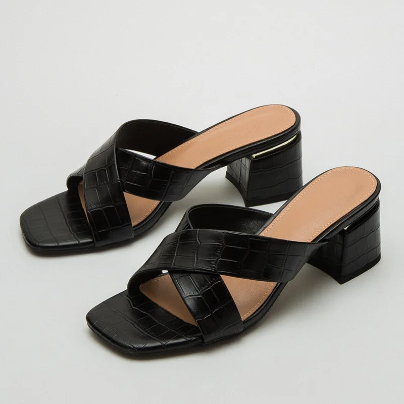 

2021 summer new open-toed sandals casual outing slippers one-line breathable fashion women's shoes home dual-use single shoes