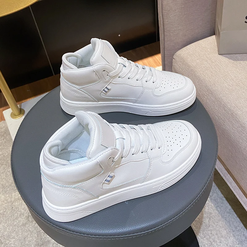 

2021 New Luxury Design Leather Queen Emcee White High-top sneakers Shoes Casual Sneakers Women Harajuku Shoes 2022 Tennis Shoes