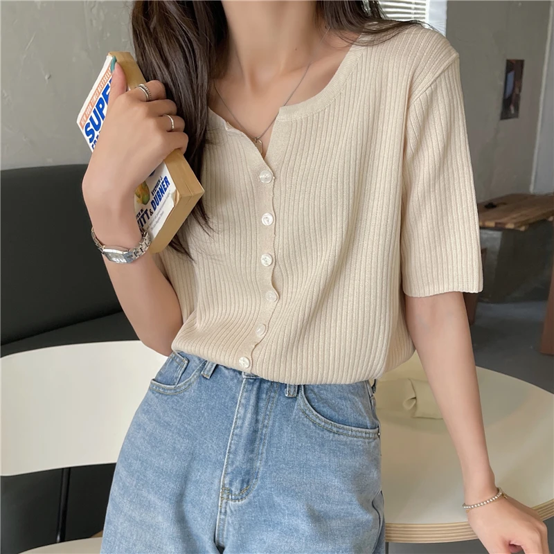 

women loose short sleeve T shirts