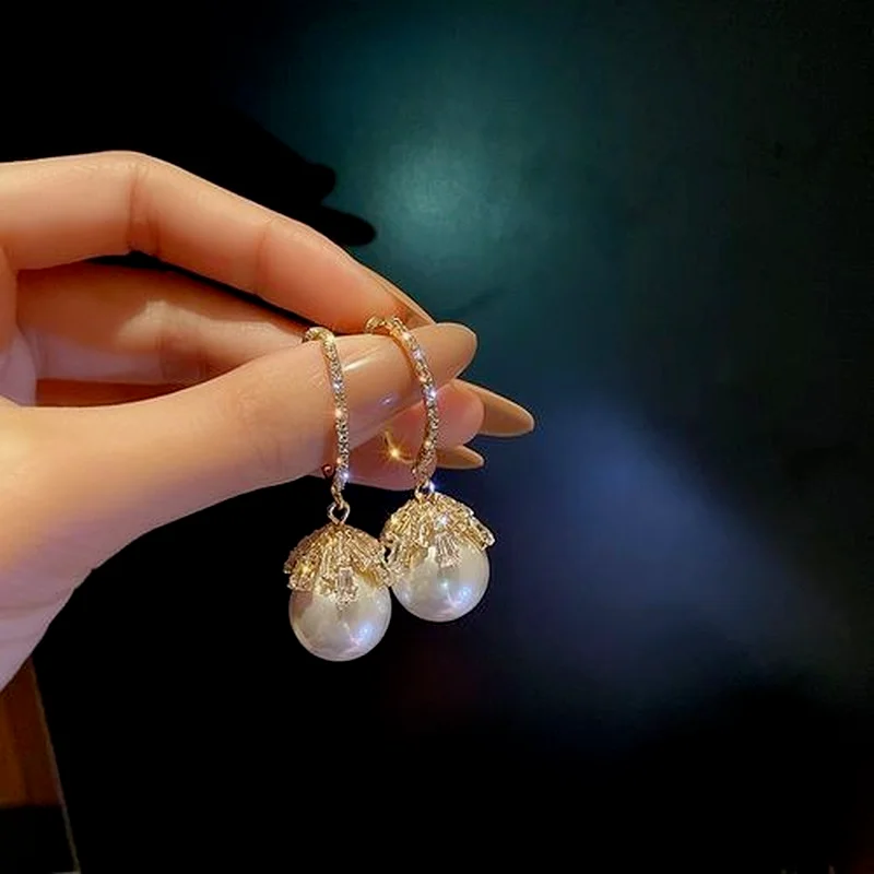 

Fashion Fashion Double-sided Pearl Earrings Two Spherical Earrings Girls Crystal Jewelry