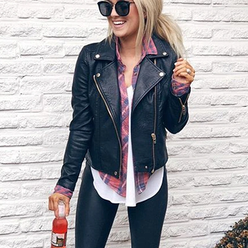 Женская Повседневная куртка из искусственной кожи черная приталенная с длинными