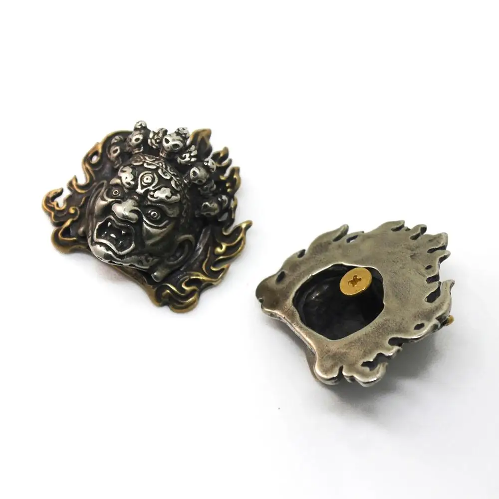 2 предмета латунь злых мифический дизайн Кончос Завинчивающаяся задняя крышка с