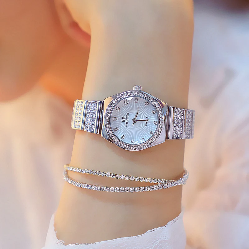 Женские повседневные кварцевые часы наручные золотого цвета с цветком и