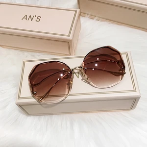 2021 UV400 Personality Brown Gradient Sunglasses Women Ocean Water Cut Trimmed Lens Metal Curved Tem