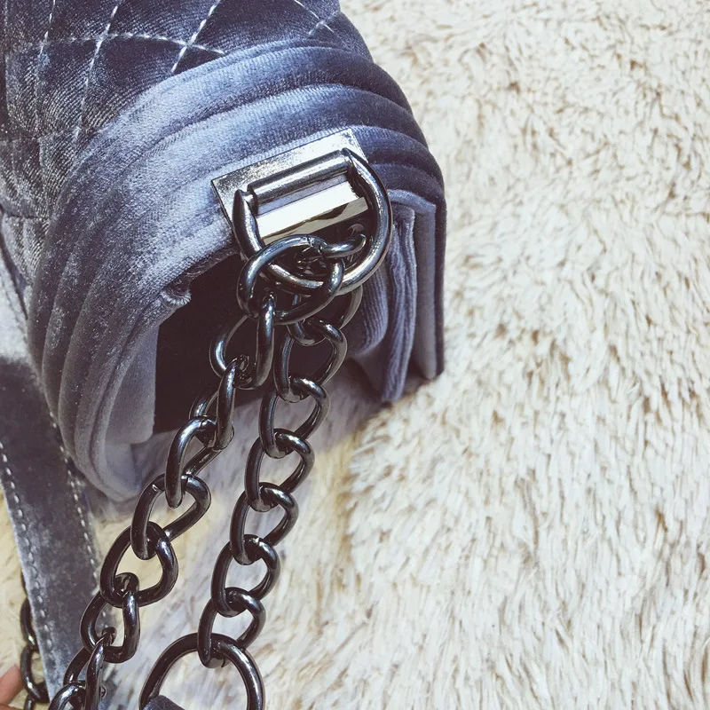 

Fashion Designer Autumn Winter Trendy Chain Ladies Shoulder Crossbody Girl Handbags Luxury Velvet Purses For Women