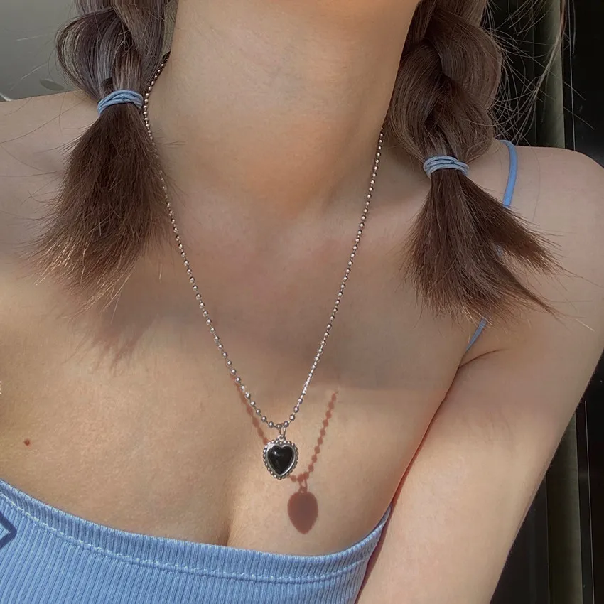 

New Popular Black Heart Necklace Love Sexy Clavicle Chain Fashion Simple Wild Female Short Elegant Pendant Jewelry Wholesale