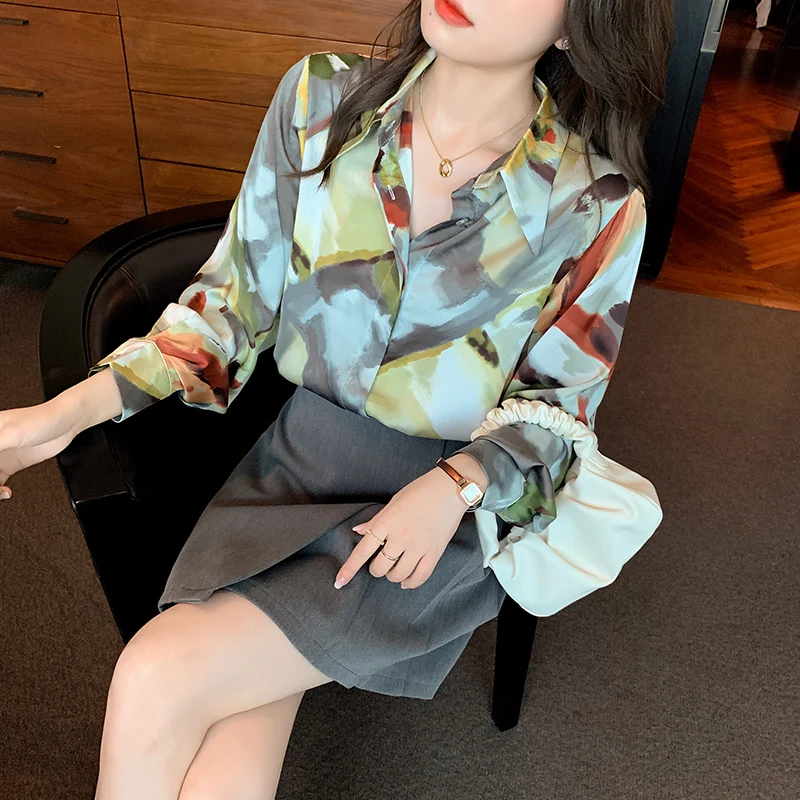 

Chikichi 2021 Spring and Autumn New Style Korean Fashion Lapel Satin Printed Long-sleeved Loose Bottoming Chiffon Shirt Women