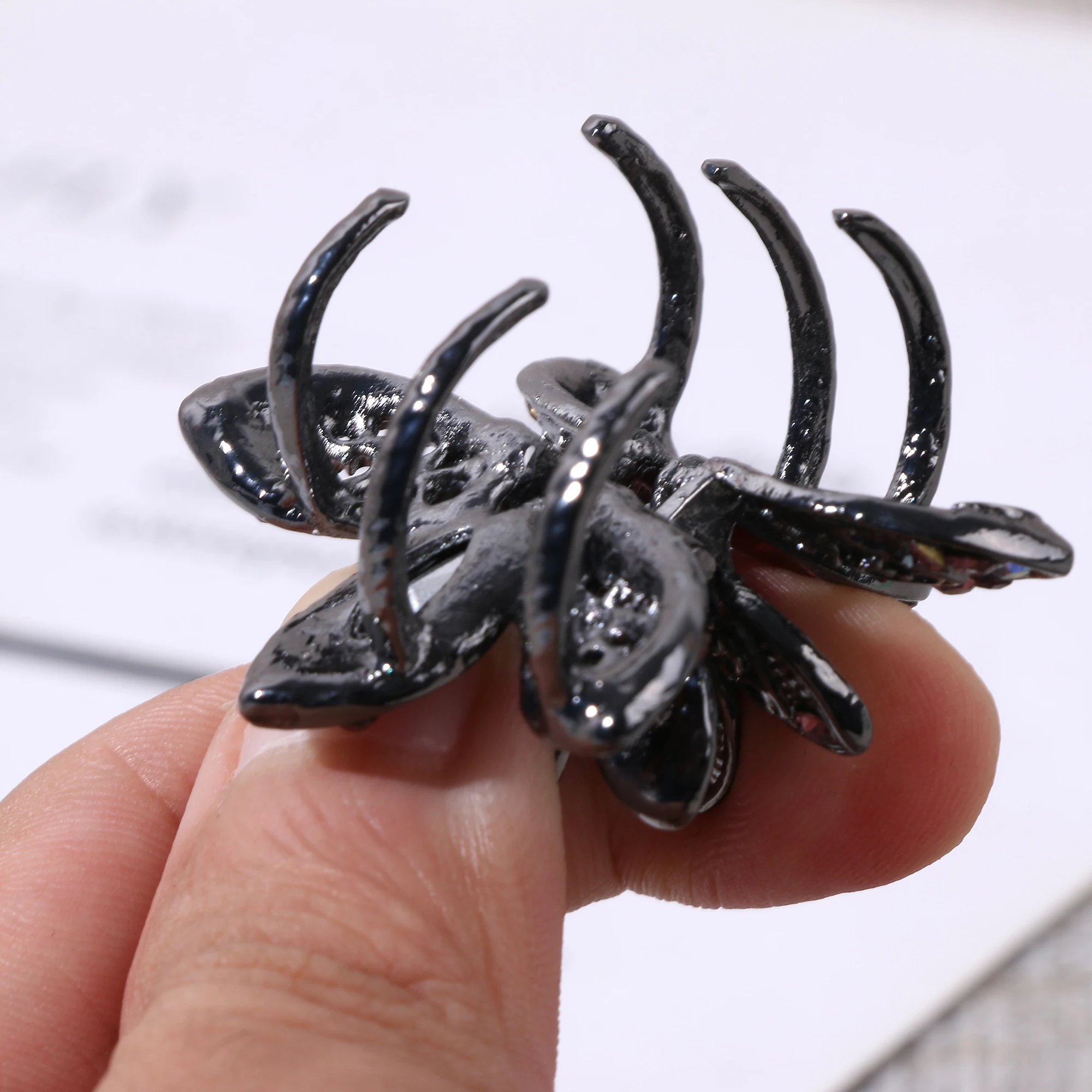 

Vintage Hair Claw Clip Clamp For Women Girl Camellia Flower Crystal Hair Clipkorean Handmade Fashion Head Accessories Mujer