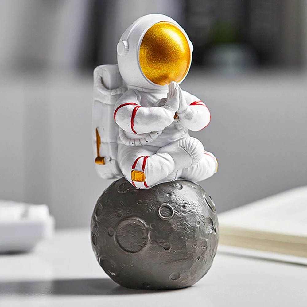 

Resin Astronaut Figurines Fashion Spaceman With Moon Sculpture Decorative Miniatures Cosmonaut Statues Gift For Man & Boyfriend