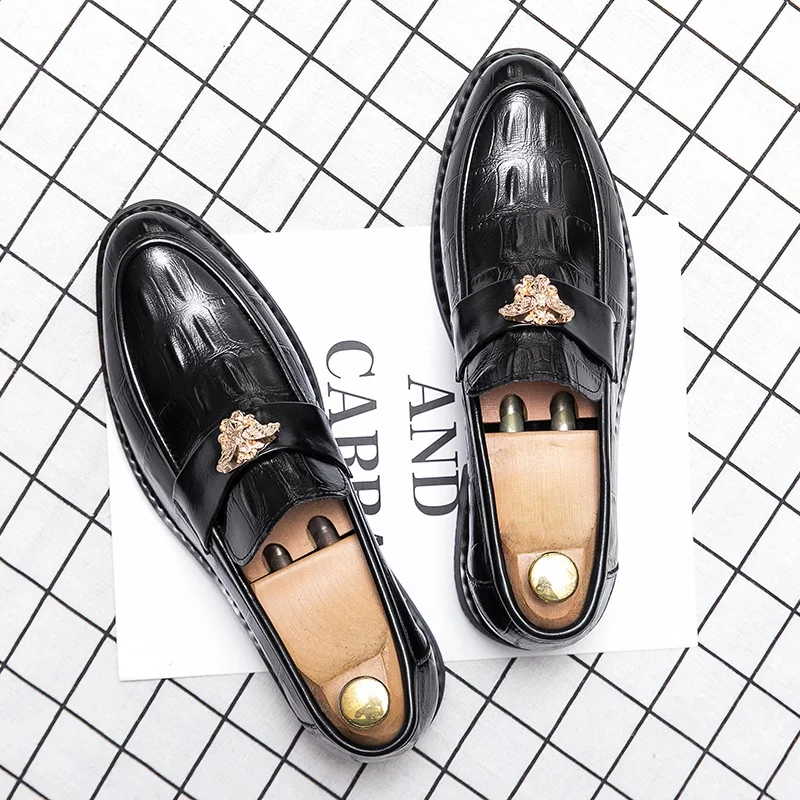 

New Men Dress Shoes Shadow Patent Leather Luxury Fashion Groom Wedding Shoes Men Luxury italian style Oxford Shoes Big Size