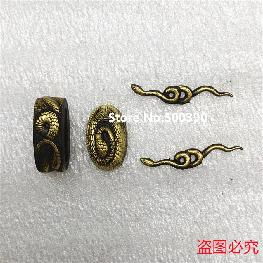 Чудесная резная латунная медная змеиная защита Tsuba Menuki Fuchi индивидуальная