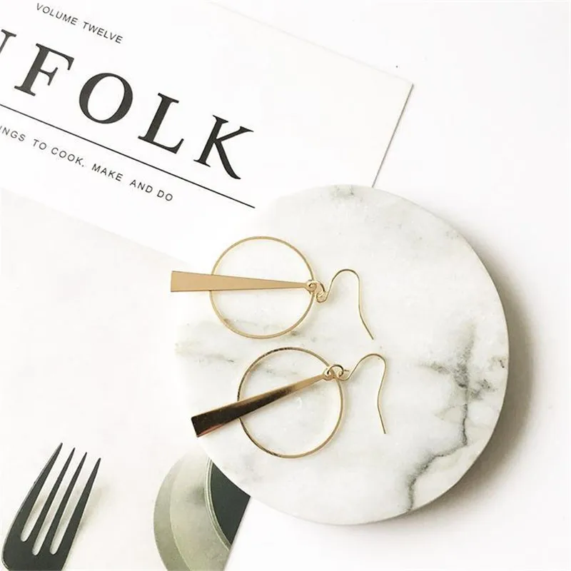 Простые геометрические круглые корейские серьги металлические ажурные золотые