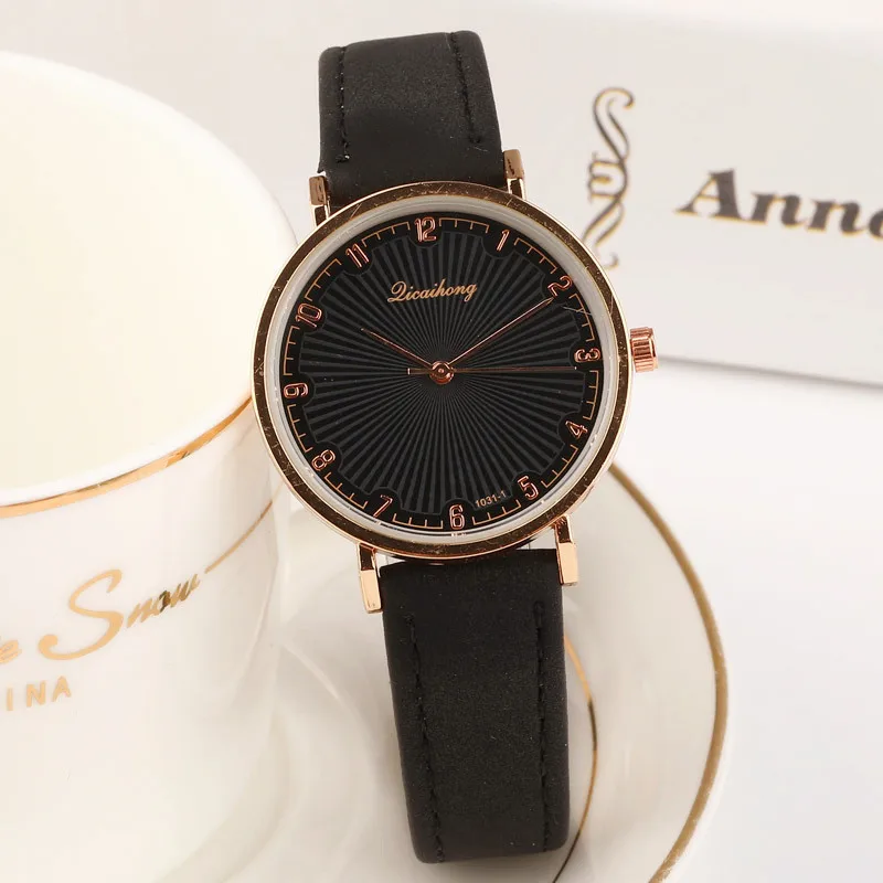 Винтажные женские кварцевые часы Модные Зеленые Элегантные повседневные с