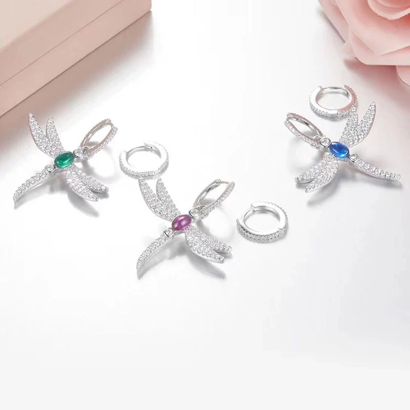 

Серьги асимметричные из серебра 925 пробы в виде стрекозы