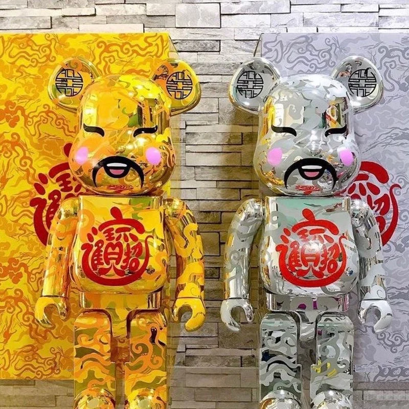 

Action Figures 28cm Bearbrickly 400% Gold Bear Dolls Pvc Street Art Collectible Models Toys To Friends Gifts Kaw