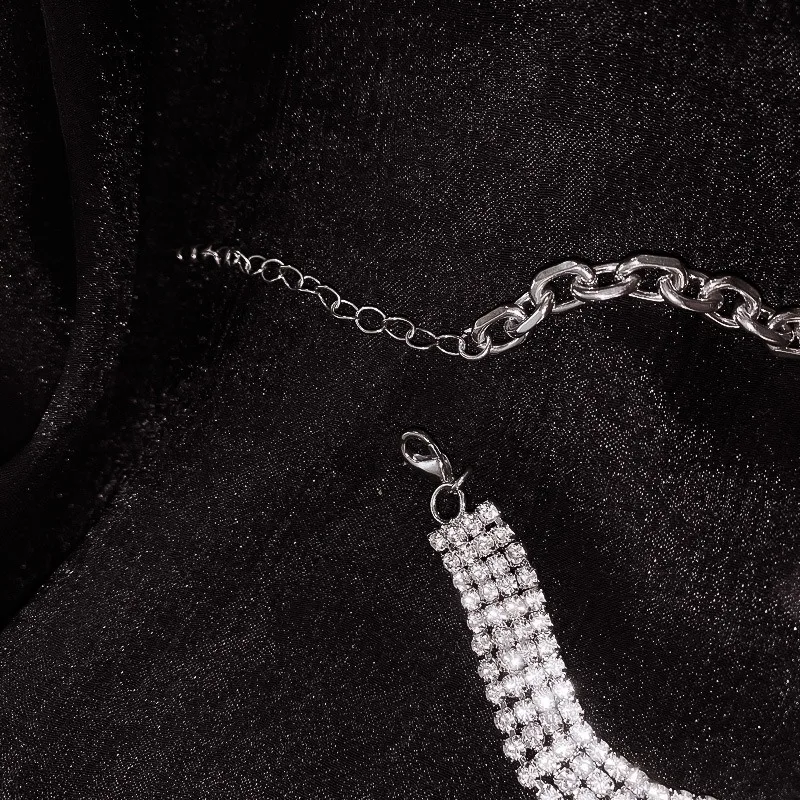 

Kpop Hot Silver Crystal Choker Necklace for Women Girls Jewelry Accessories Fashion Clavicle Chain High Quality Collar Necklace