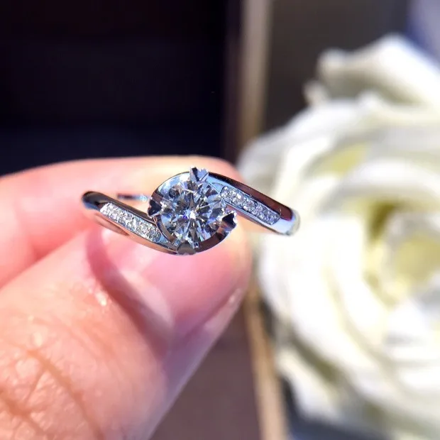 Рисунок 4 - Кольцо из чистого золота с натуральным бриллиантом