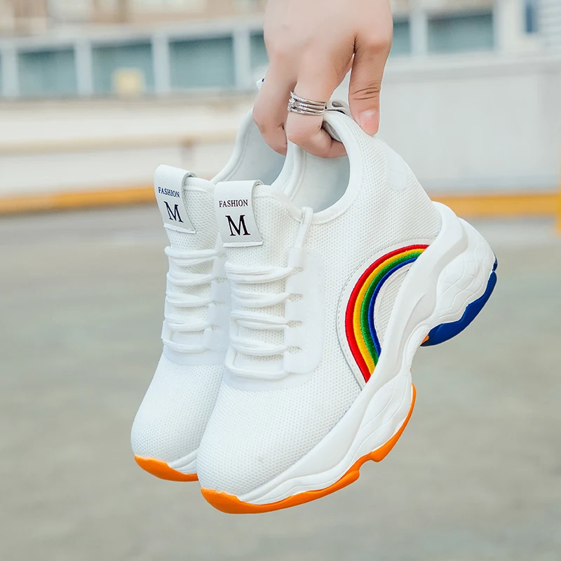Женские массивные кроссовки радужные на платформе удобная повседневная