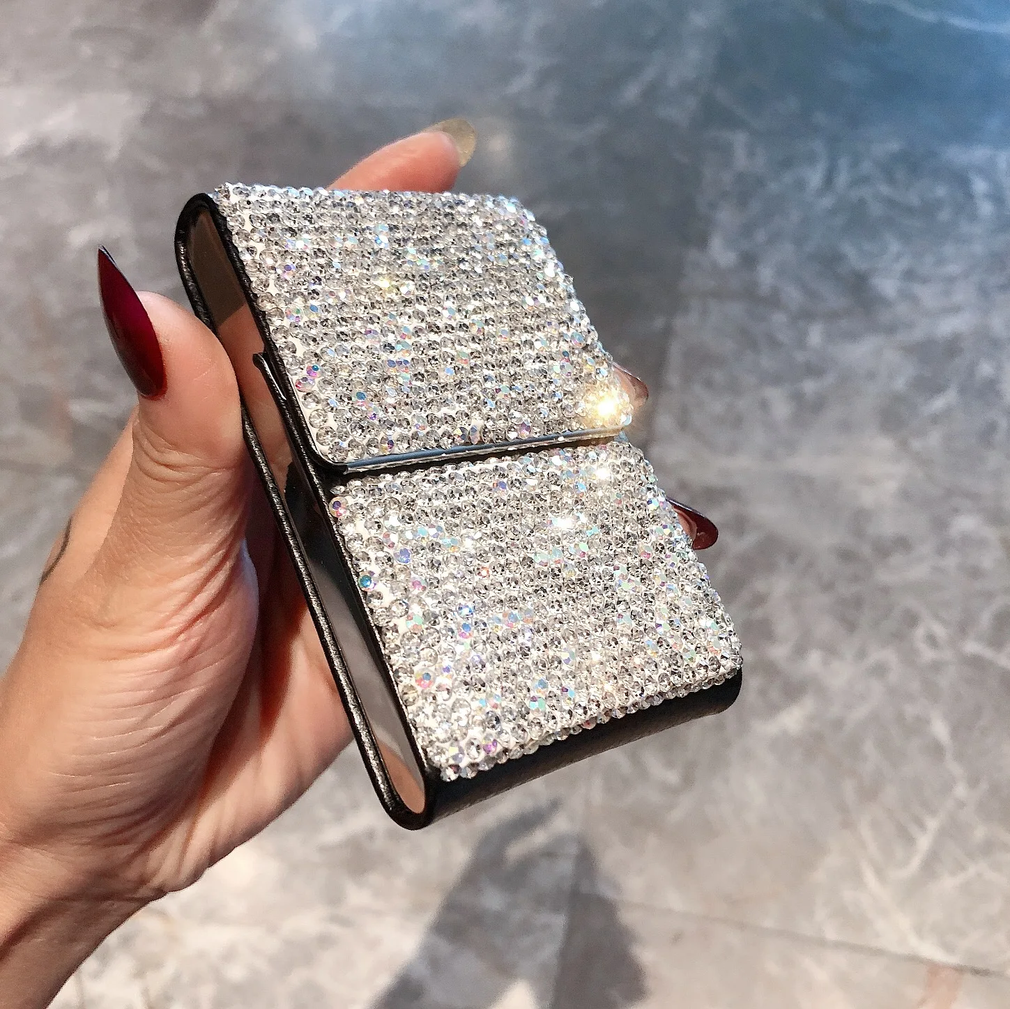 Cigarette Case For Women With Crystal And Black Leather Back Smoking Case Box Cigarette Holder Tobacco Box Silm enlarge