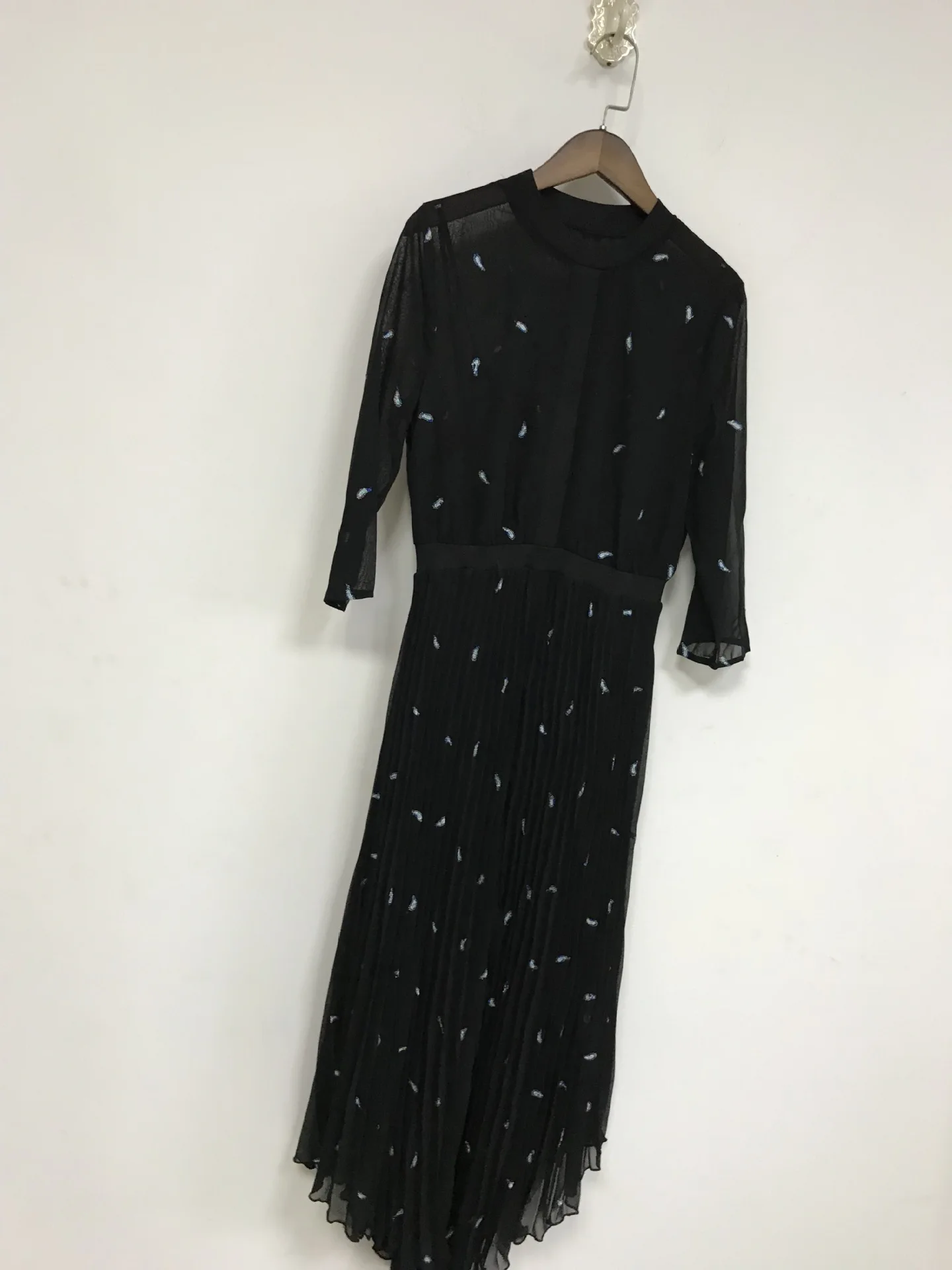 Женское платье осенне-зимнее асимметричное платье-двойка с цветочной вышивкой и