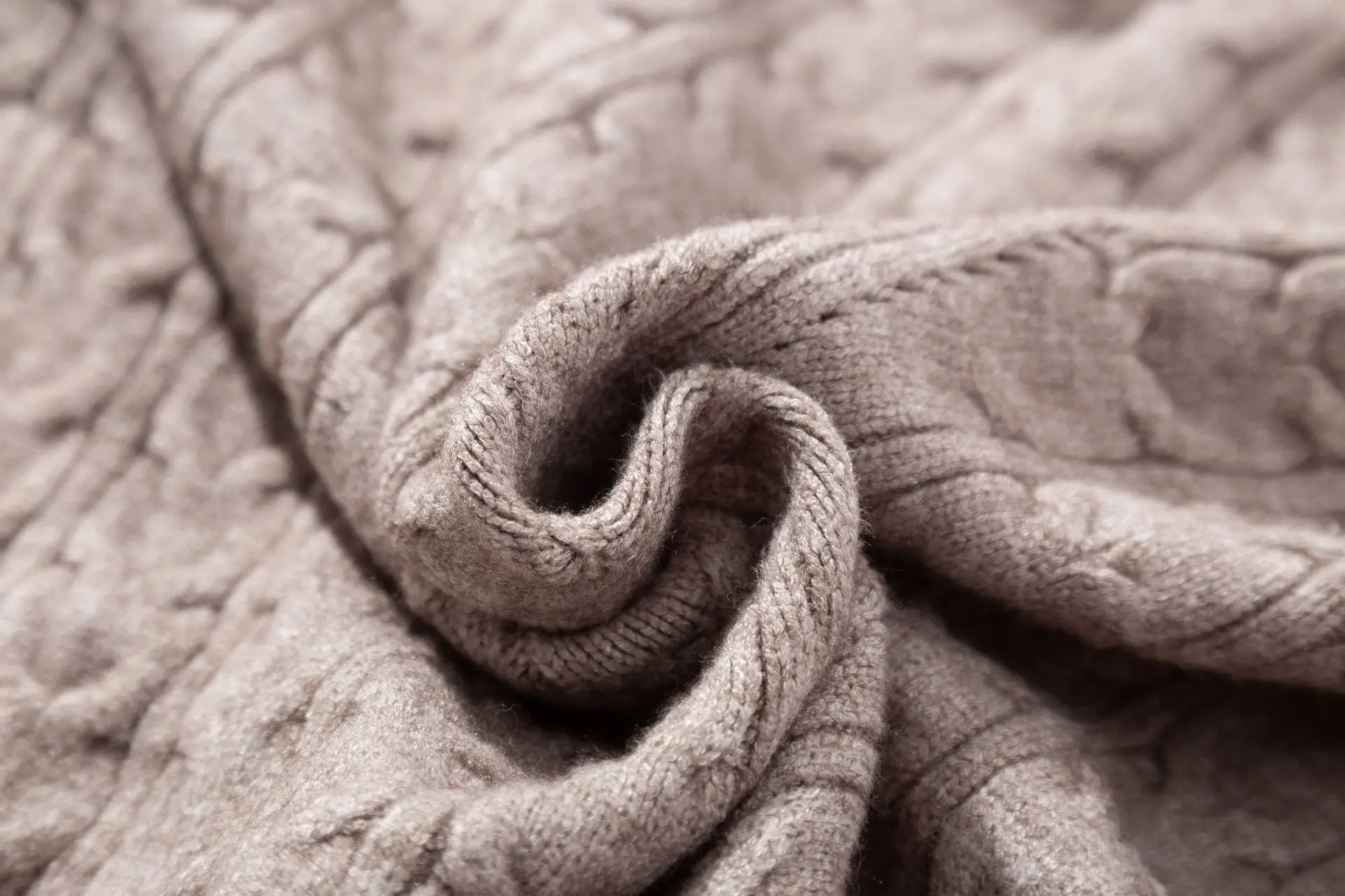 Женский трикотажный свитер со штанами костюм с воротником под горло льняные