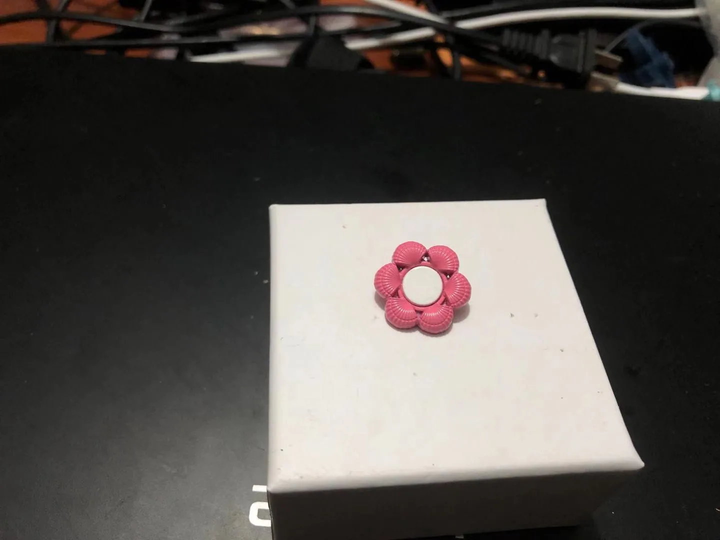 Новый металлический трафарет в форме цветов Кнопка Золотой красного и белого