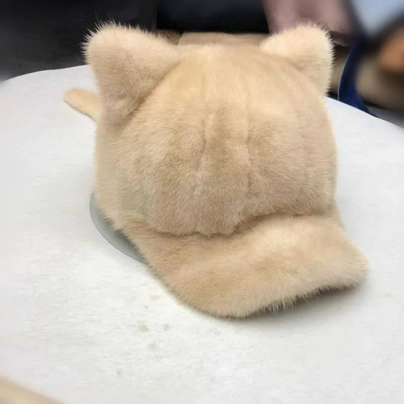 Женская зимняя шапка из натурального меха норки | Аксессуары для одежды