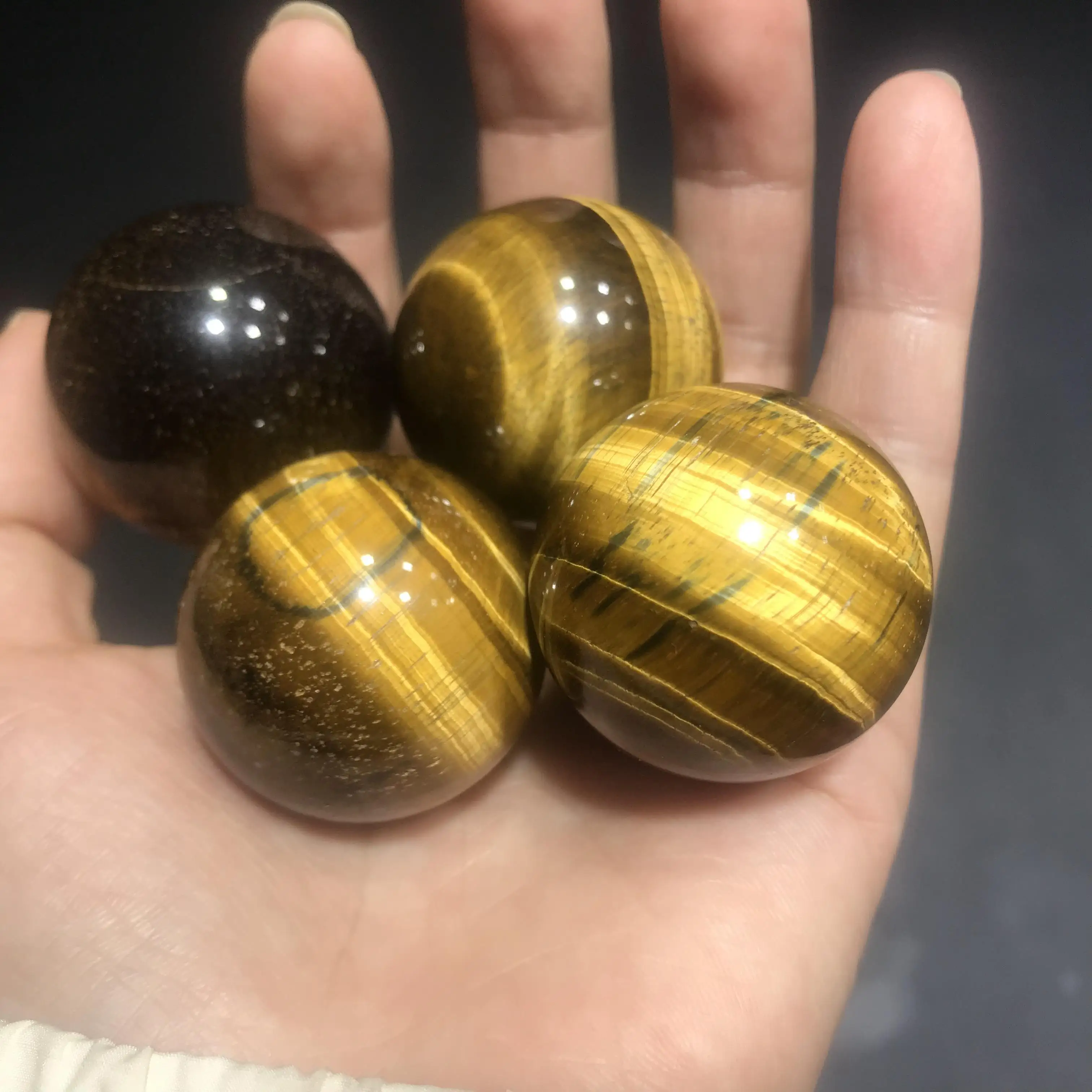 Около 60 г натуральный полированный высококачественный кристалл камень тигровый