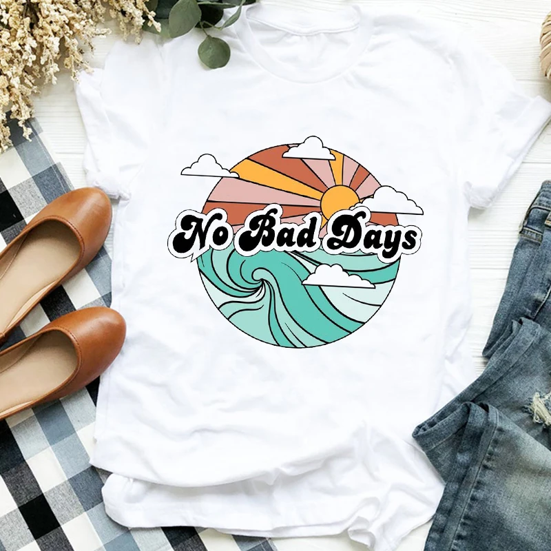 Футболка женская с принтом волнистых букв модный топ графическим для отпуска