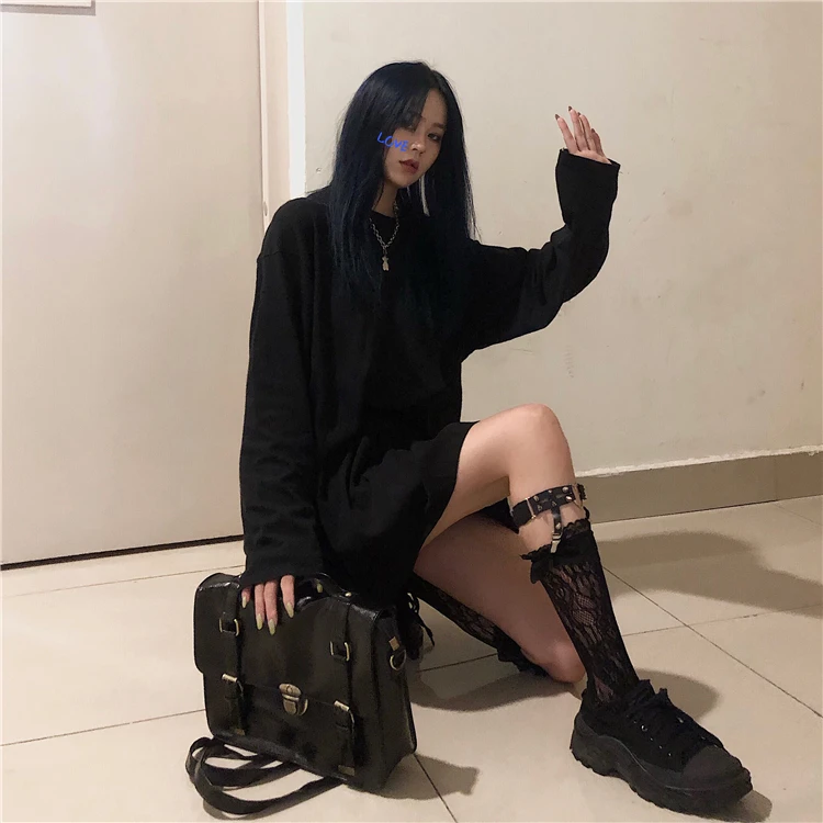 

2020 New Korean Ins Dark Harajuku Style Thin Lace Mid-Calf Calf Socks Heart Buckle Leg Ring Female Fashion