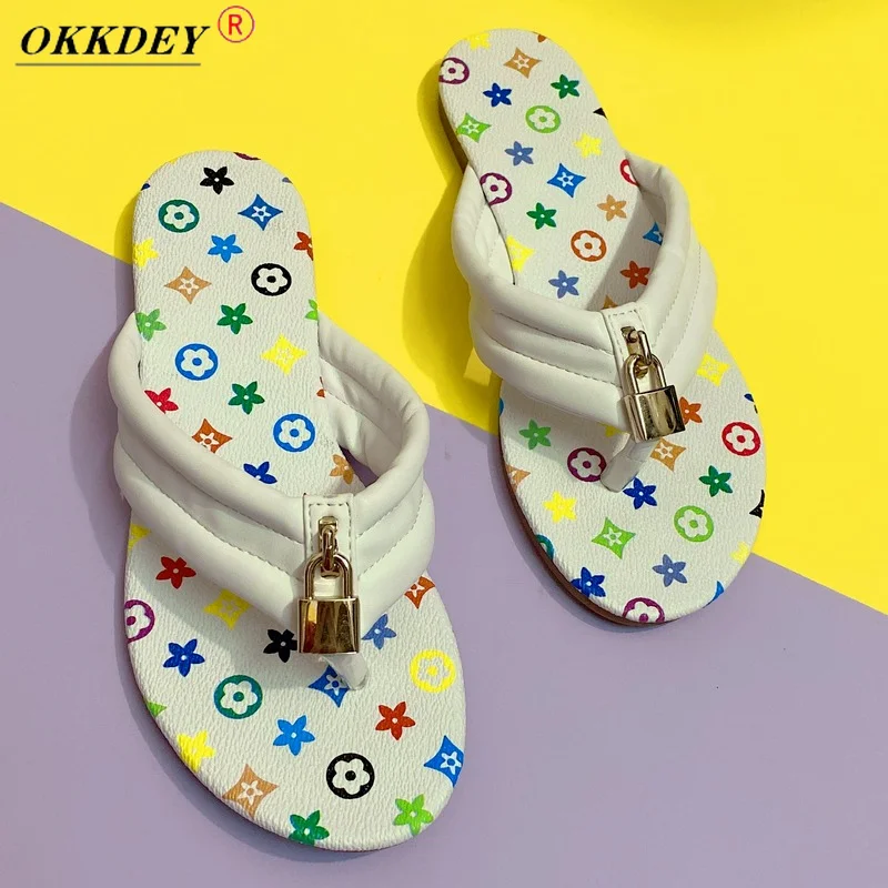 

2021 Summer Women's Slippers, One-step Casual Fashion Color Matching Women's High-quality Lock Accessories, Flip-flop Sandals