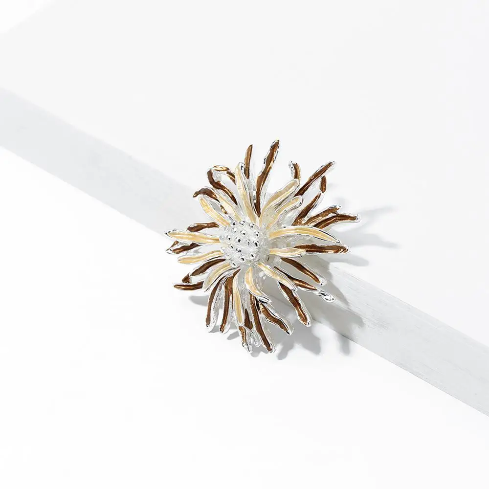 

Cring Coco 2020 Fashion Enamel Chrysanthemum Pin Brooch Female Luxury Jewelry Red Flower Pins Metal Brooches for Women Jewellery