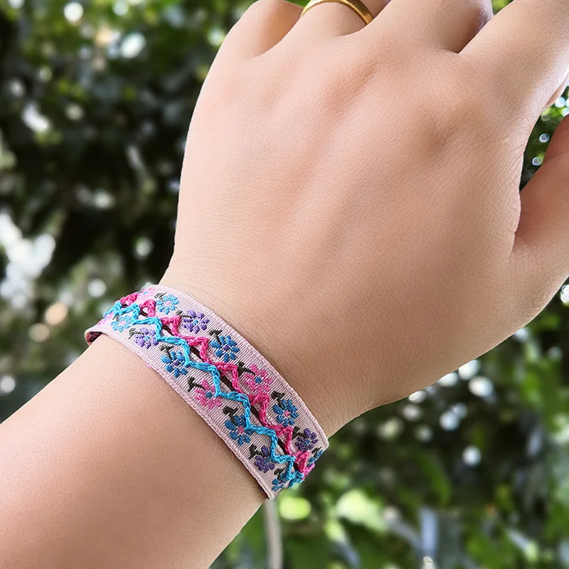 Женские плетеные браслеты винтажные в этническом стиле с цветочным