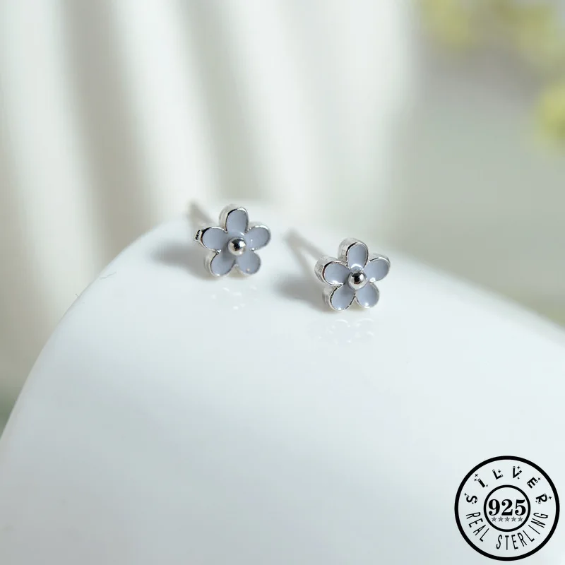 Женские серьги гвоздики из серебра 925 пробы с маленьким черным