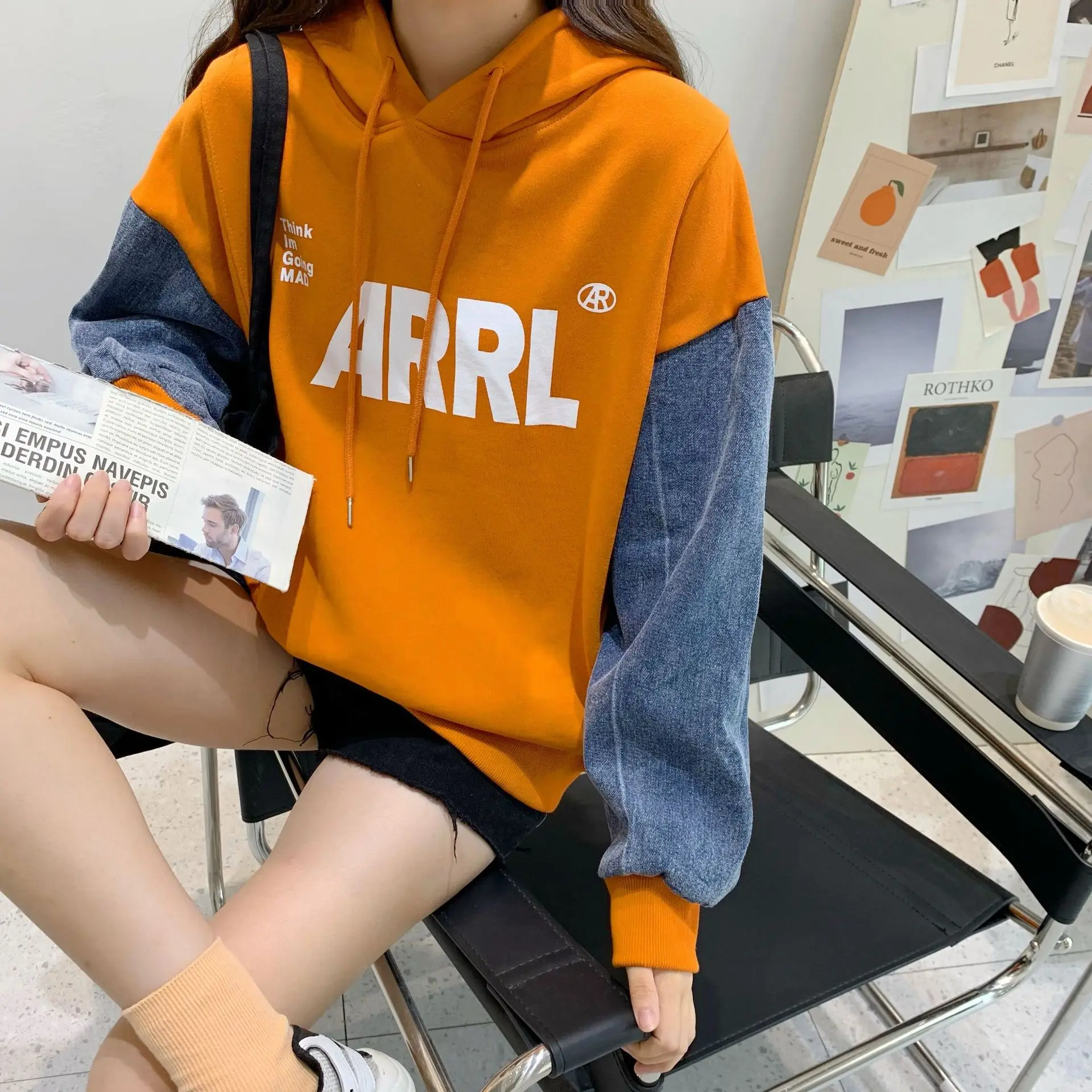 

Hoodies & Sweatshirts