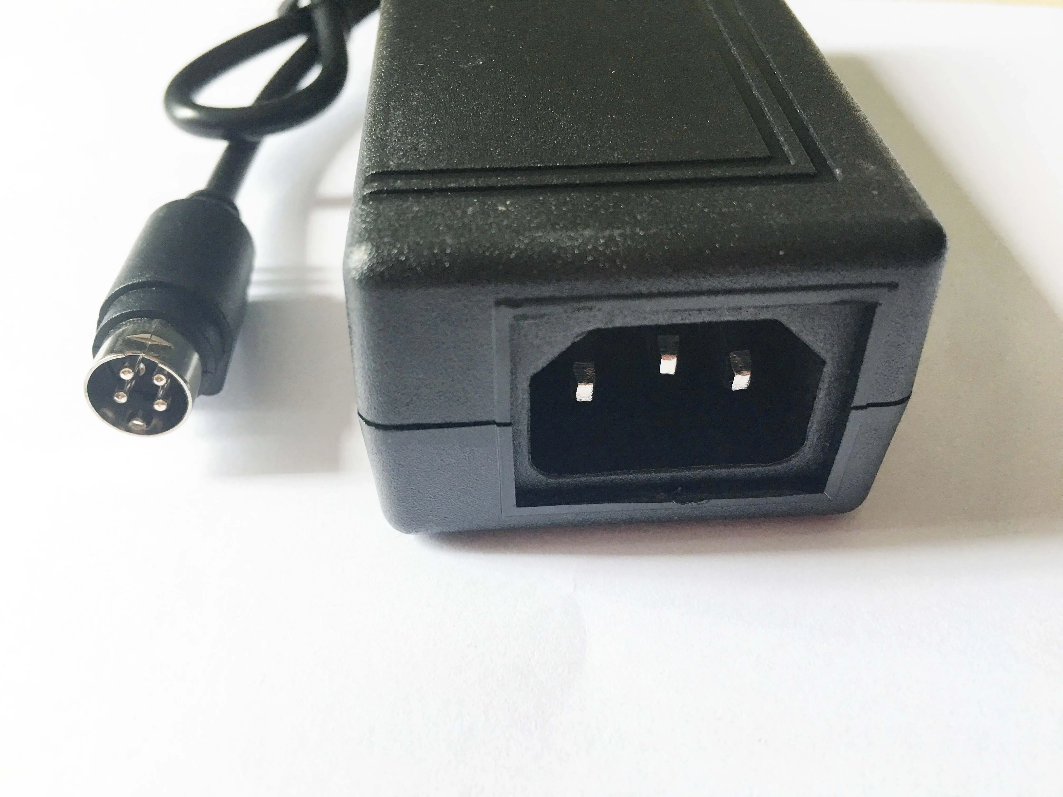 100 V-240 V AC в DC 12 V/5 V 2A чехол для корпуса HDD адаптер питания 4 pin 2000mA 4PIN