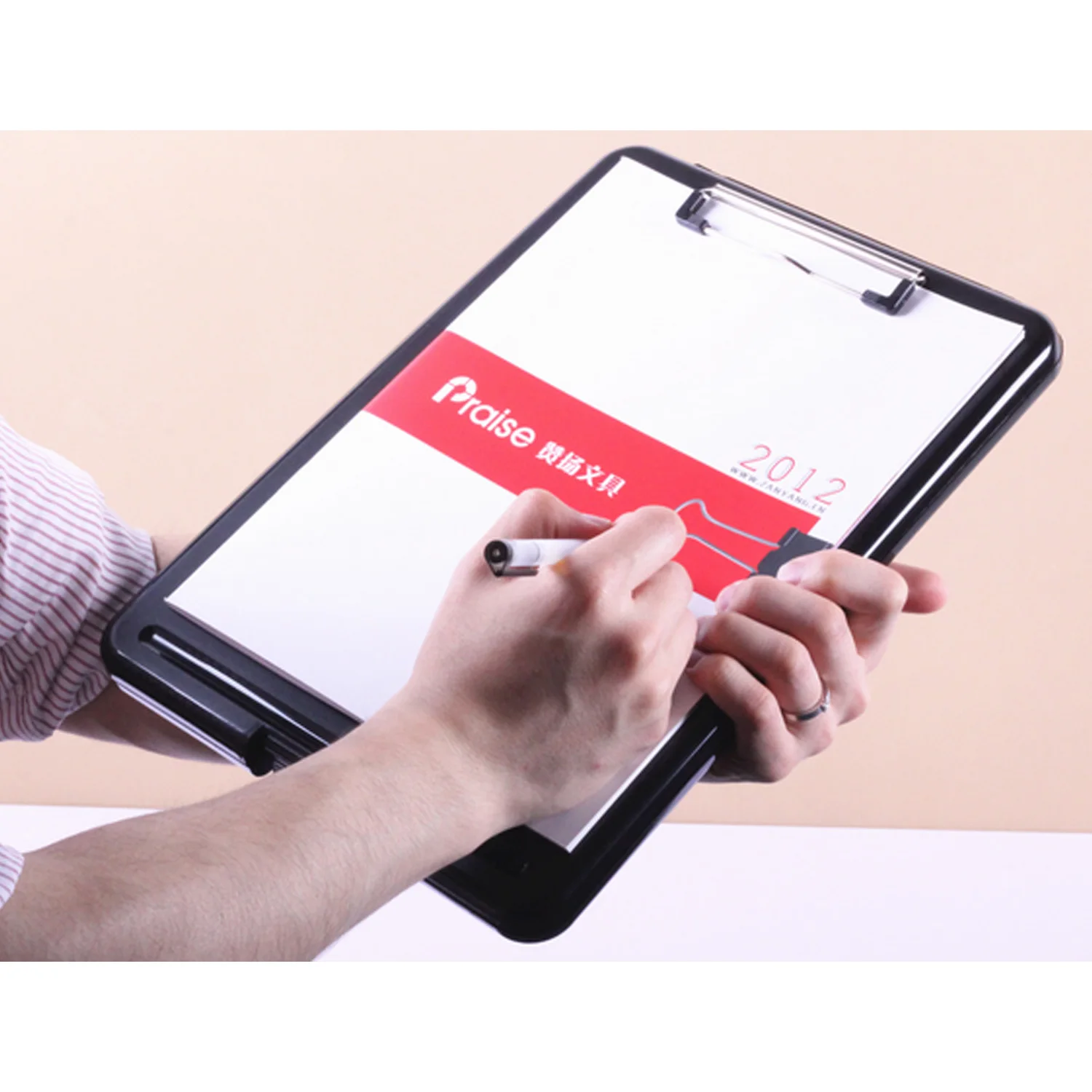 

A4 Размеры Пластик хранения папки с зажимом Папка-регистратор документ Клип чехол для студентов, учителей по выгодной цене общего назначени...